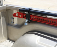 Набор для крепления всех типов домкратов Hi-Lift в кузове пикапа (возможно применение замка).