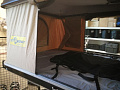 Палатка туристическая быстрораскладывающаяся СТОКРАТ с пластиковой крышей для установки на крышу автомобиля, черная (подъем пневмоупорами)